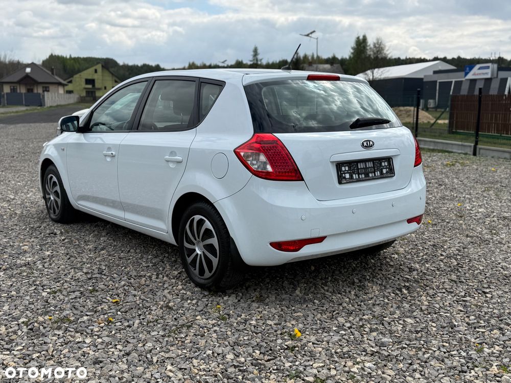 Kia Ceed - 5