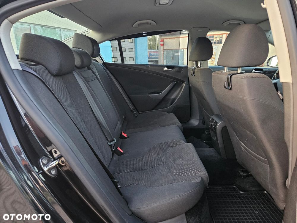 Volkswagen Passat 1.8 TSI Comfortline - 12
