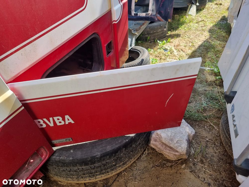 DRZWICZKI KLAPA SCHOWKA LEWA DAF 105 - 1