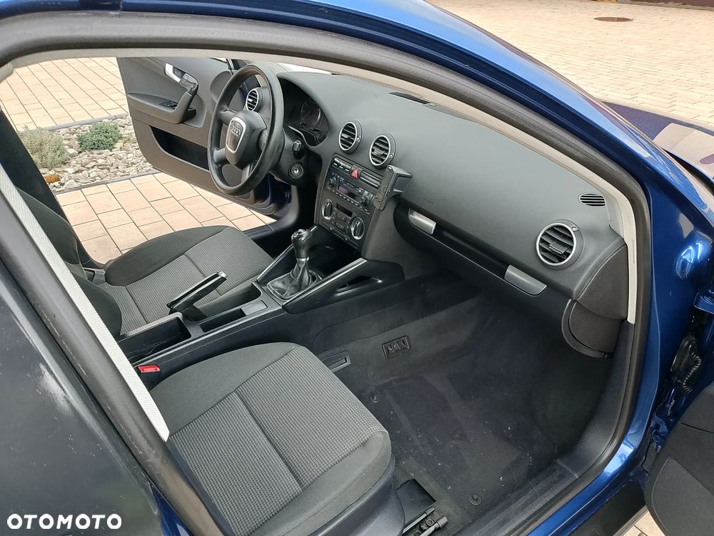 Audi A3 Sportback 1.6 Attraction - 10