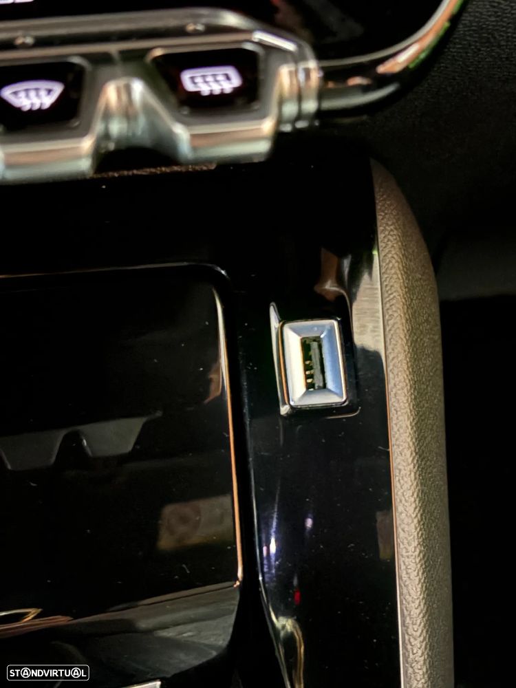 Peugeot e-208 GT - 23