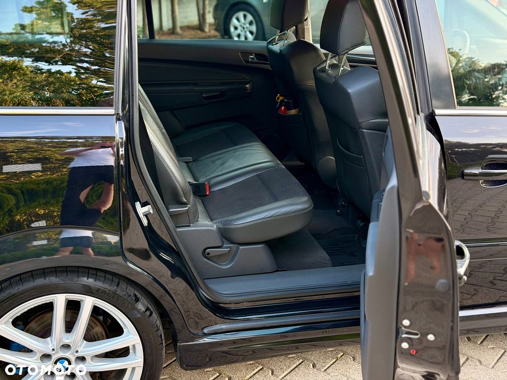 Opel Zafira 2.0 T OPC - 11