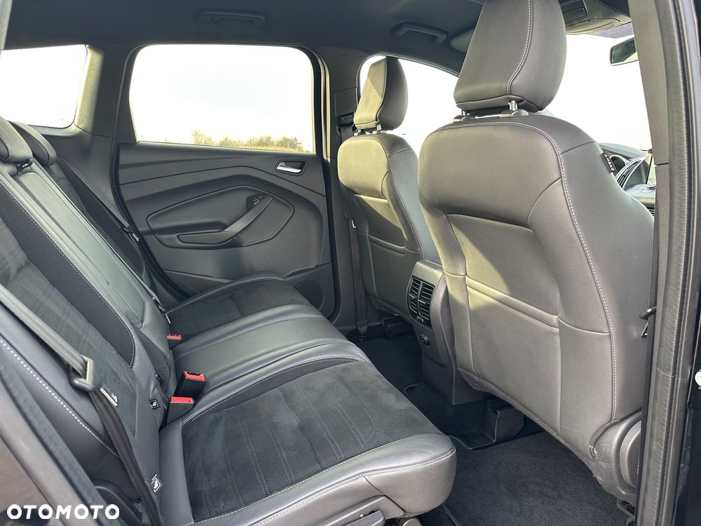 Ford Kuga 1.5 EcoBoost 2x4 ST-Line - 10