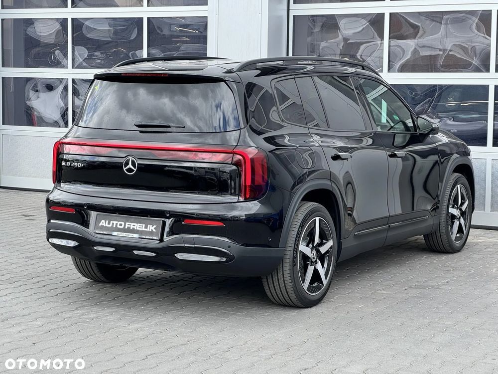 Mercedes-Benz GLB - 9