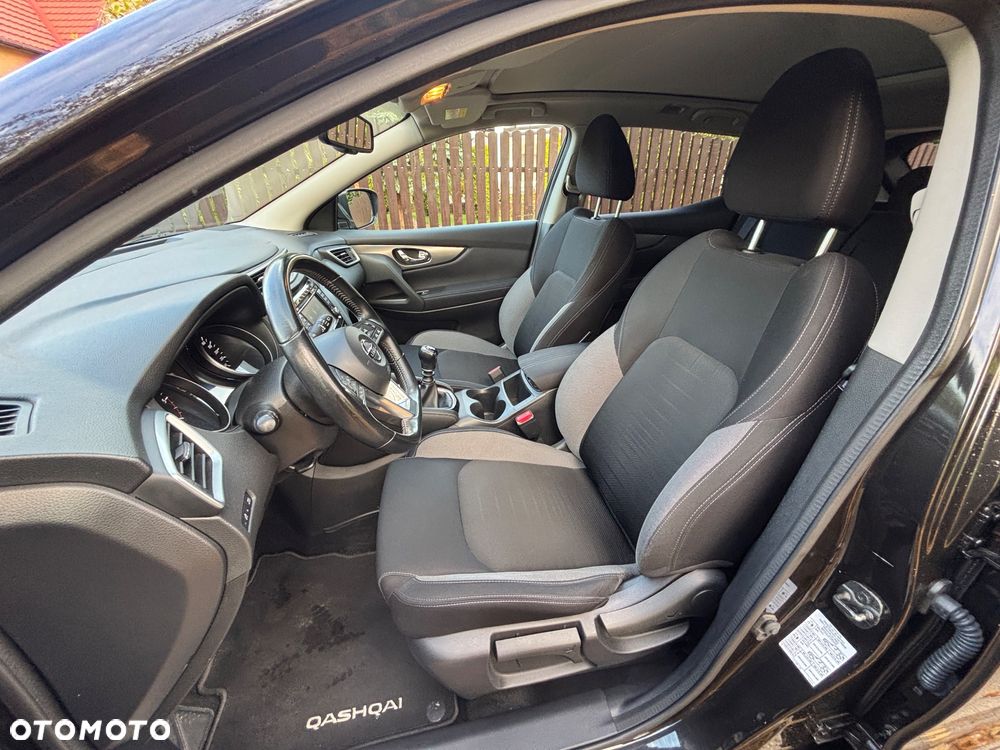 Nissan Qashqai 1.5 dCi N-Connecta EU6 - 16