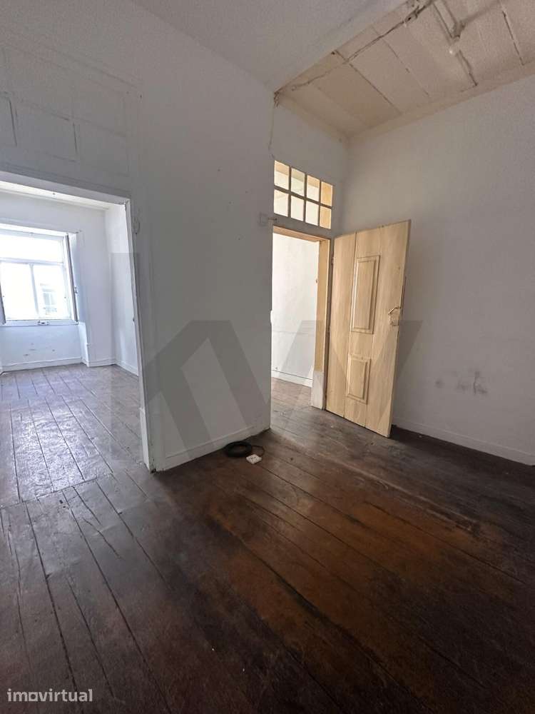 Oportunidade I T1 para Obras Totais | 42 m2 | Praça das Flores | Prínc - Grande imagem: 4/16