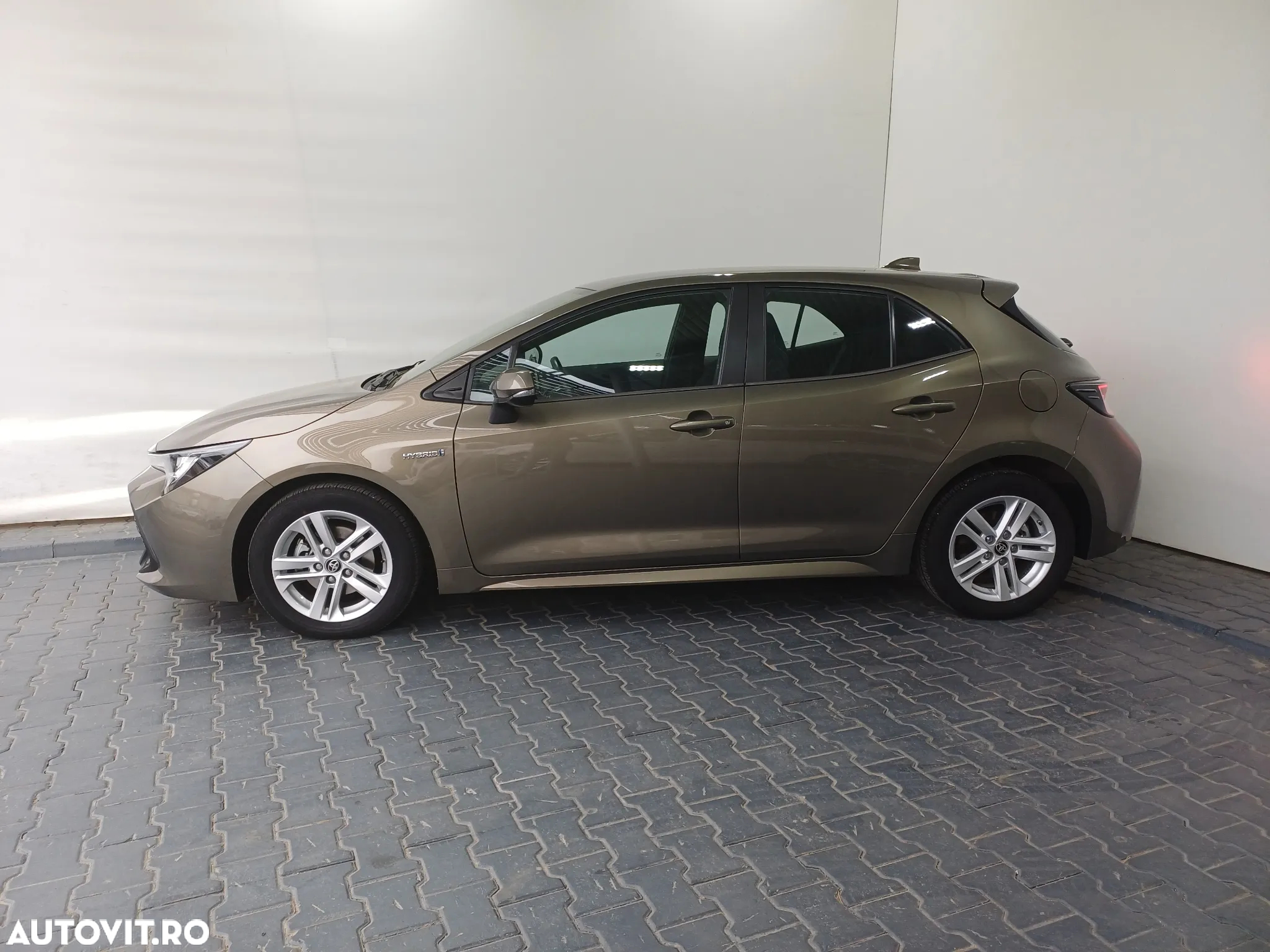 Toyota Corolla Sedan 1.8 HSD Dynamic - 2