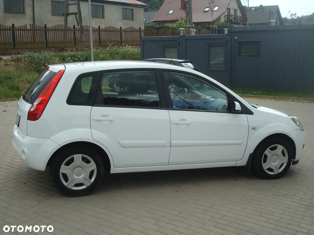 Ford Fiesta 1.25 Trend - 13