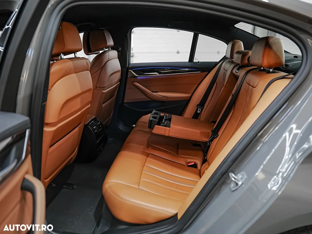 BMW Seria 5 530i Aut. Luxury Line - 9