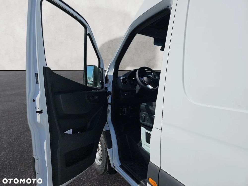 Mercedes-Benz SPRINTER 319 CDI Furgon PRO L4H2 - 11