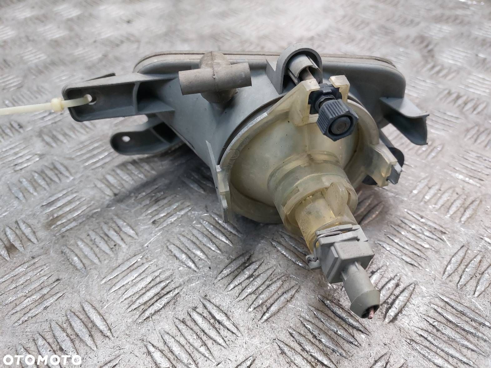 HALOGEN LEWY VOLVO XC90 I 8693795 - 2