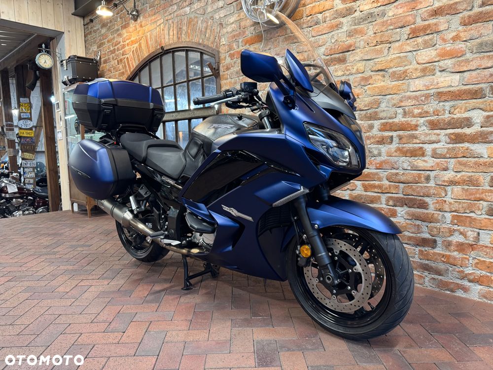 Yamaha FJR - 2