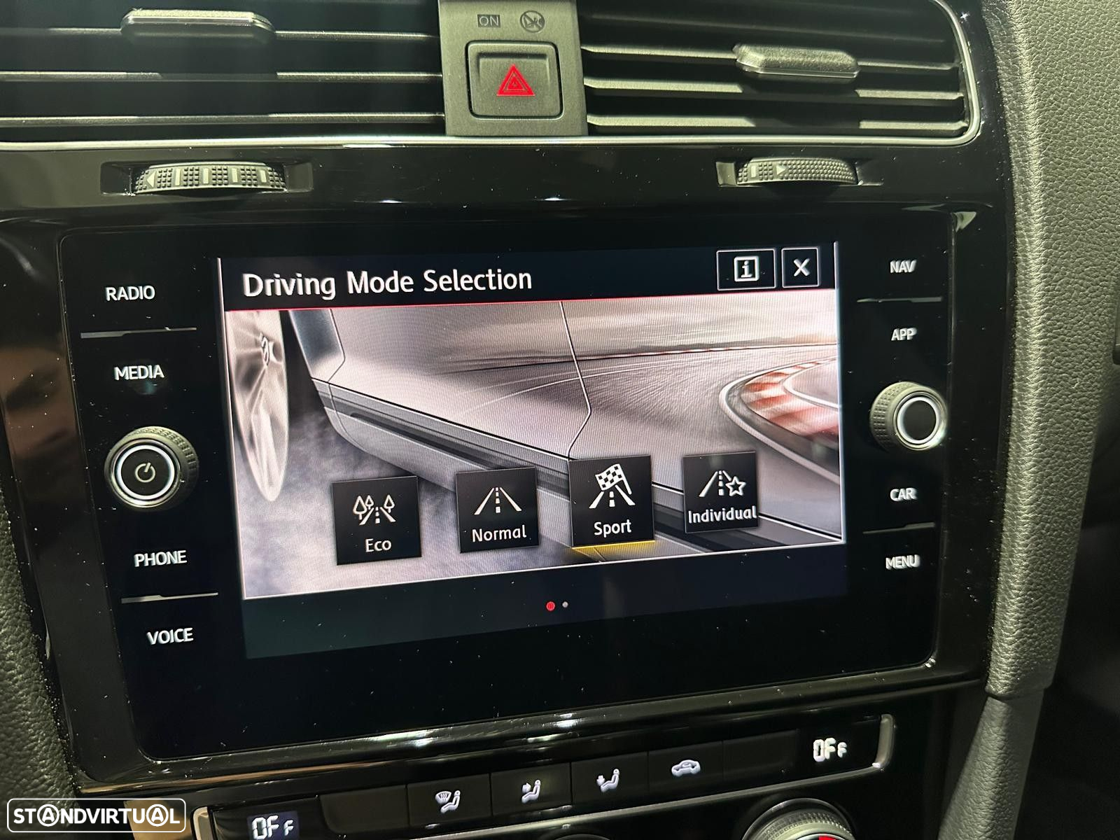 VW Golf 2.0 TSI GTI DSG - 31