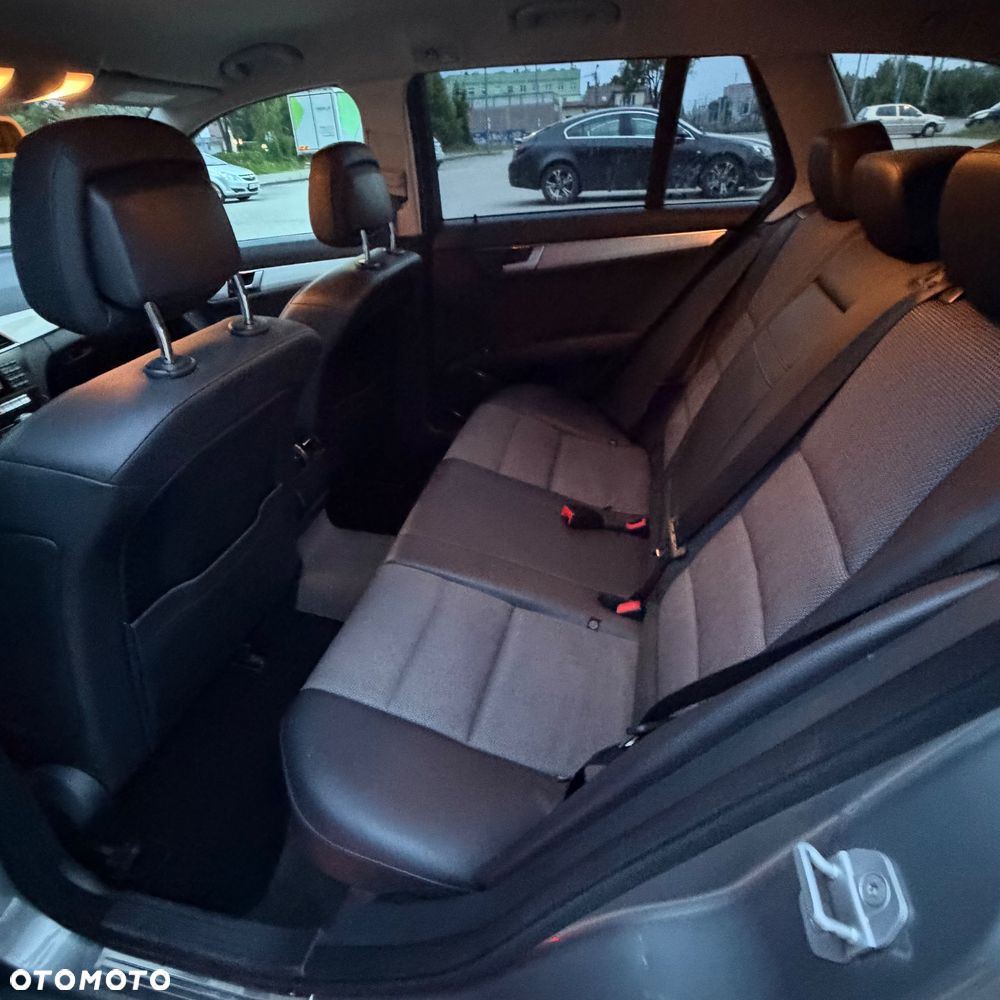 Mercedes-Benz Klasa C 220 CDI 7G-TRONIC Avantgarde Edition - 13