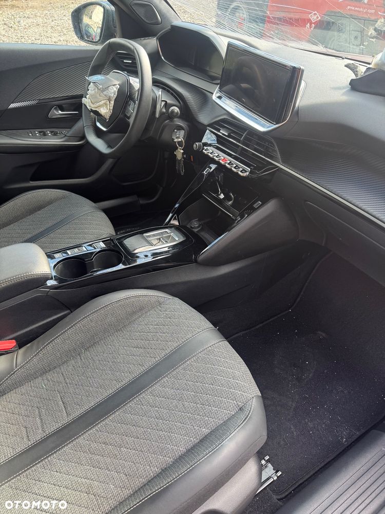 Peugeot 2008 PureTech 130 EAT8 Allure - 6