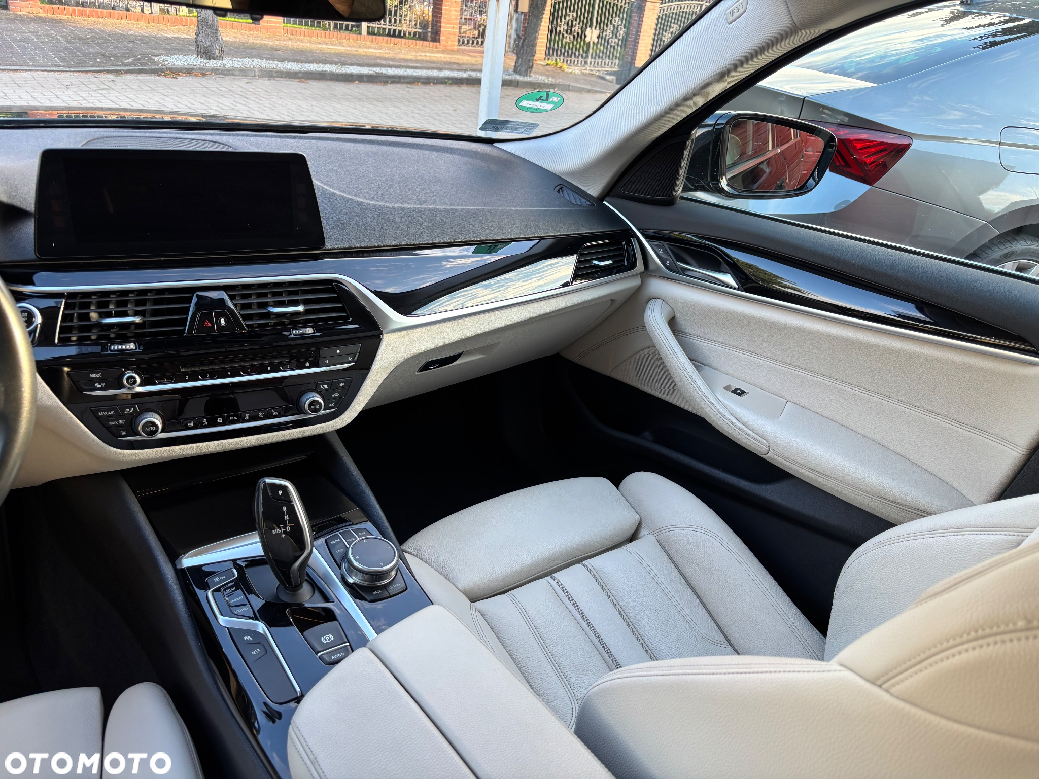 BMW Seria 5 520d Sport Line - 25