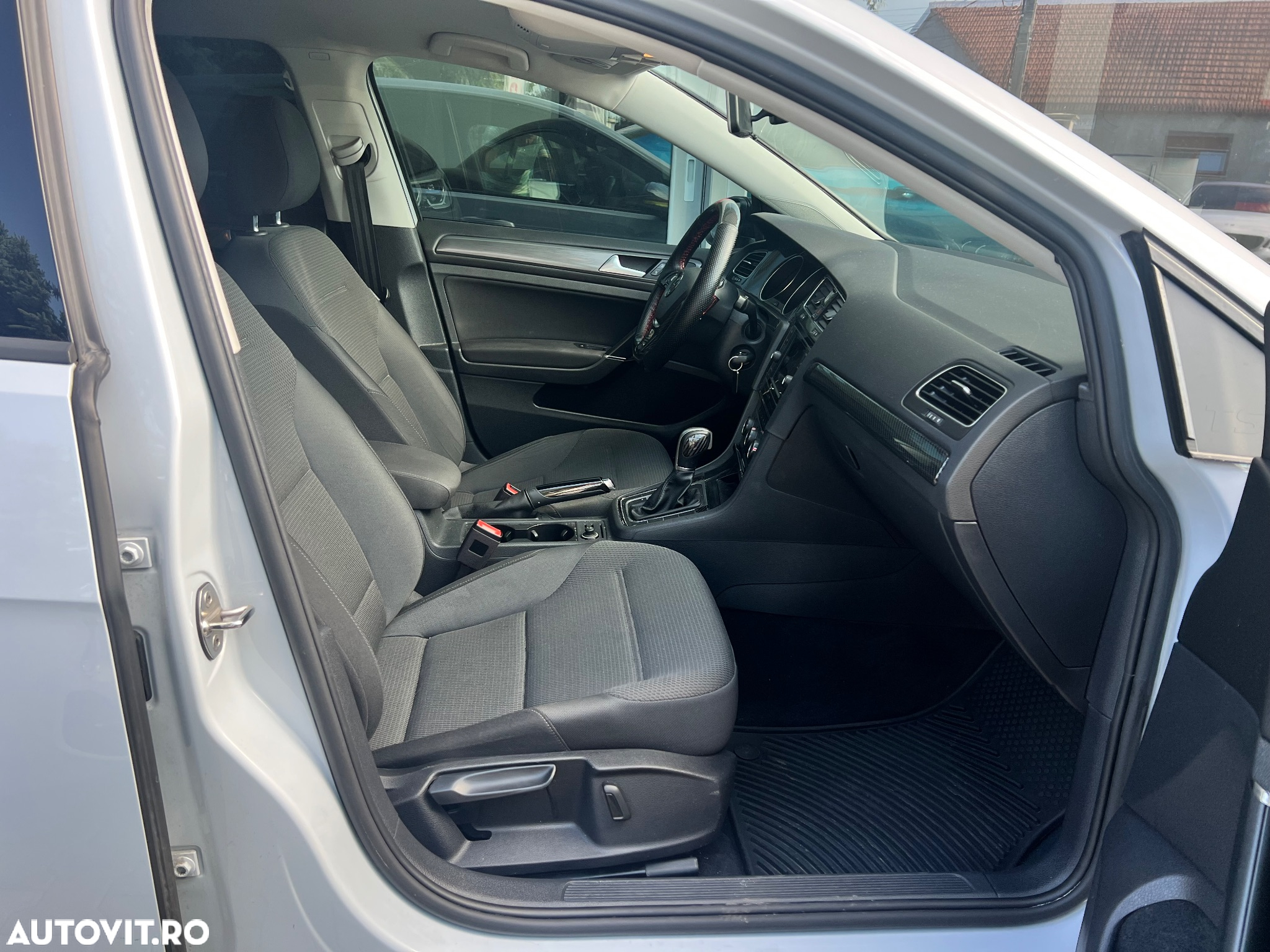 Volkswagen Golf - 15