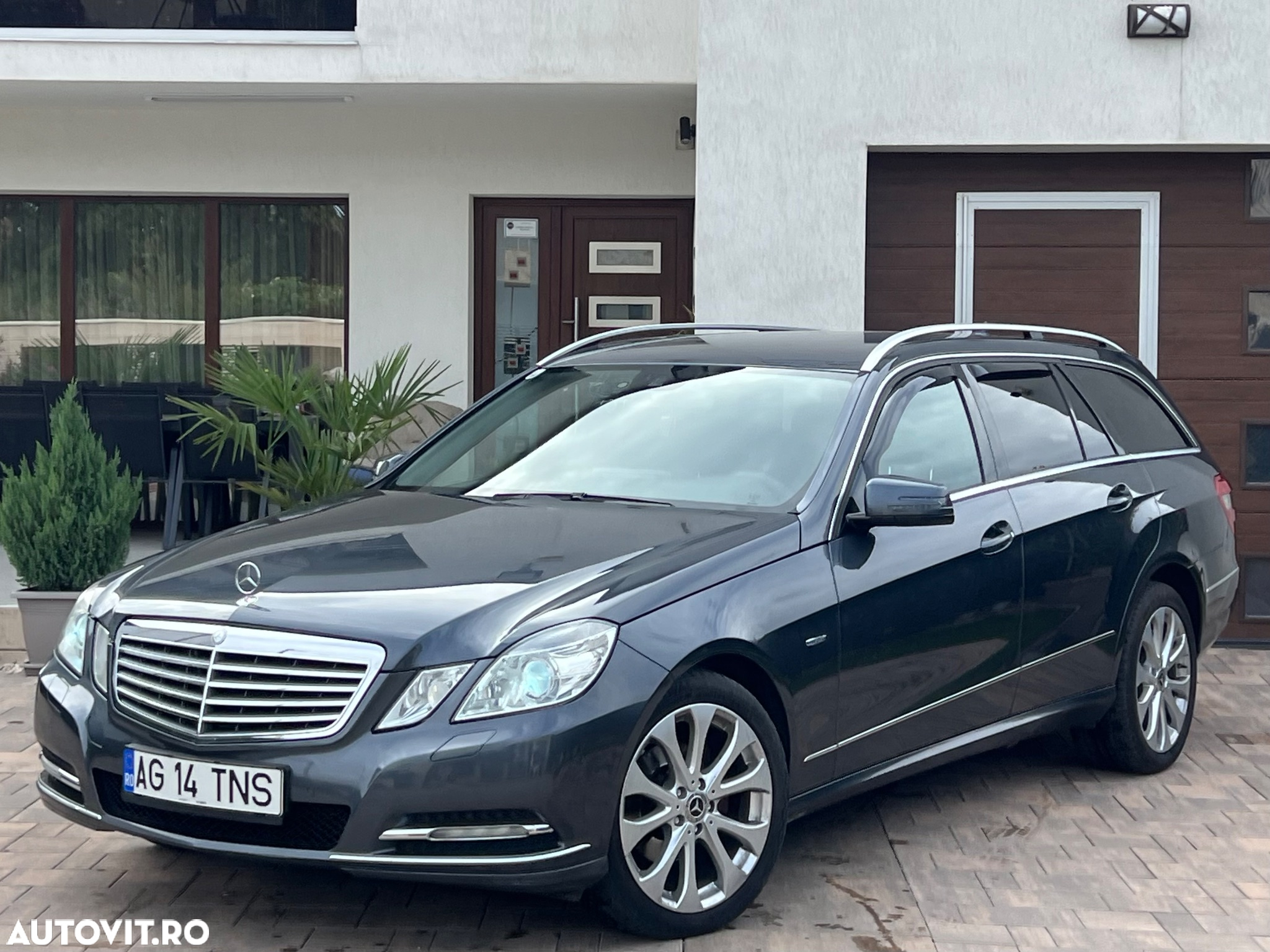 Mercedes-Benz E 200 T BlueTEC 7G-TRONIC Elegance - 3