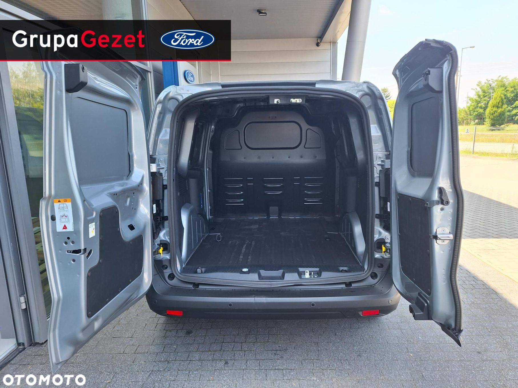 Ford Transit Courier - 15