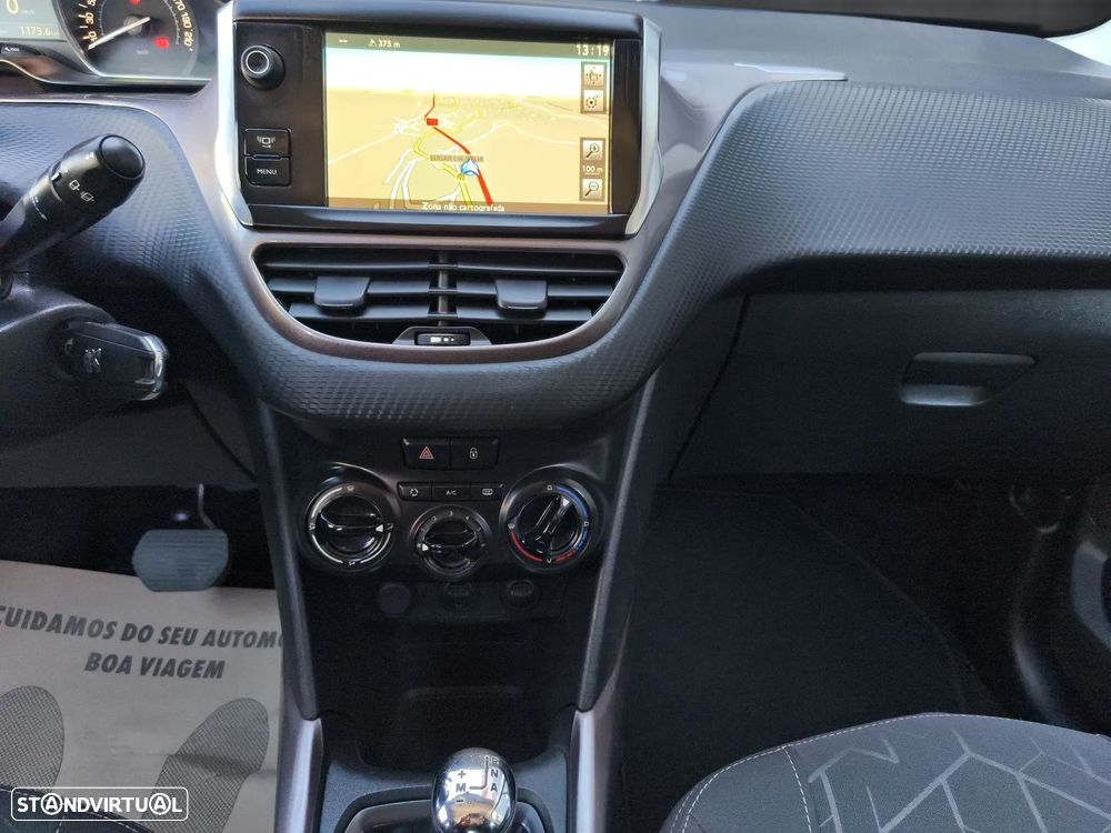 Peugeot 2008 1.6 e-HDi Allure 2-Tronic - 11