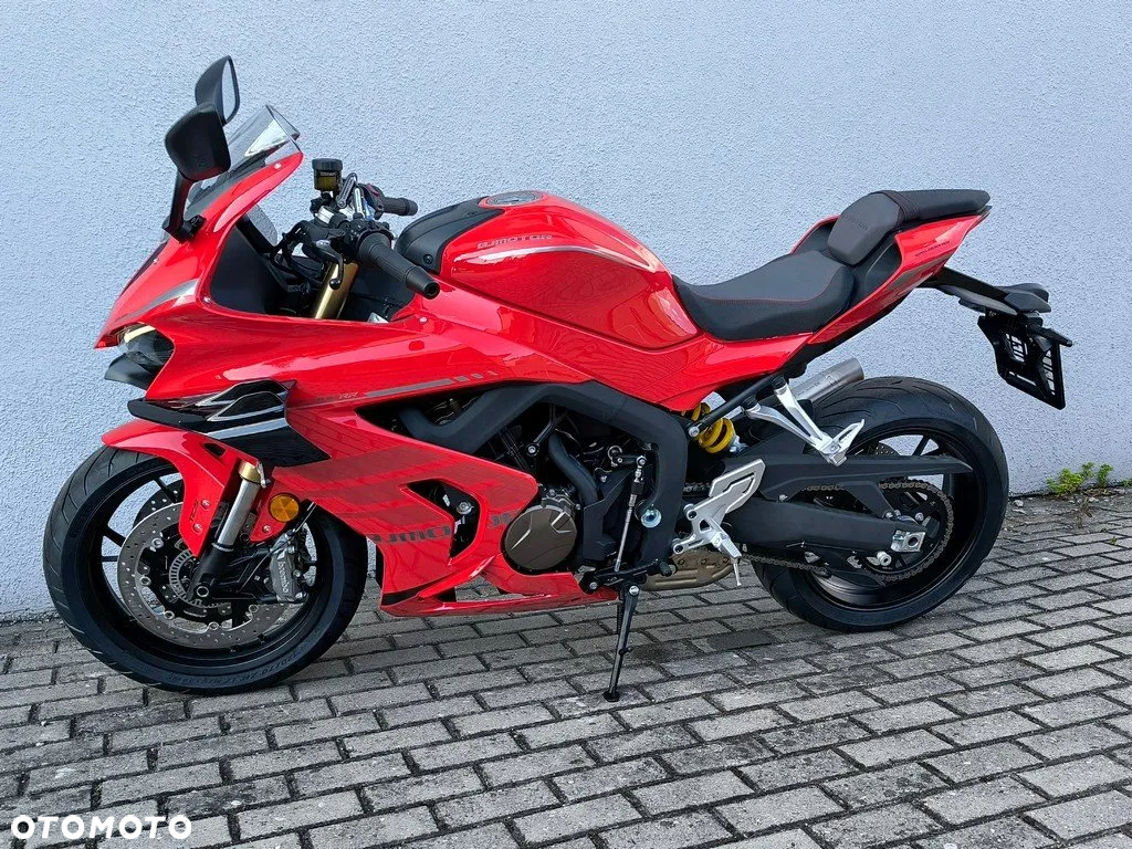 QJMOTOR SRK 800RR - 6