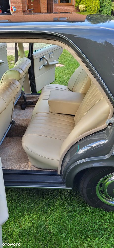 Mercedes-Benz 280 - 24