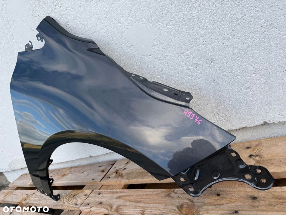 blotnik przod przedni prawy toyota corolla e21 sedan 2018- bardzo ladny org - 3