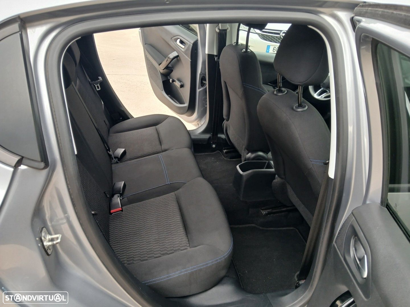 Peugeot 208 1.5 BlueHDi Signature - 11
