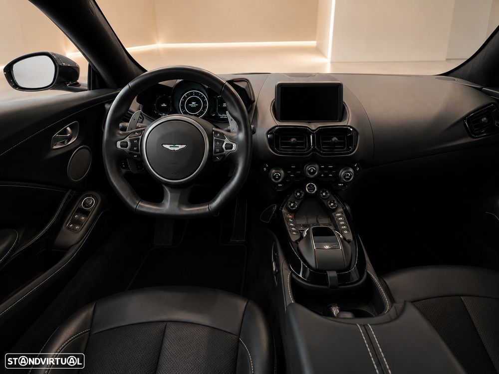 Aston Martin Vantage Coupe 4.0 Twin-Turbo V8 - 12