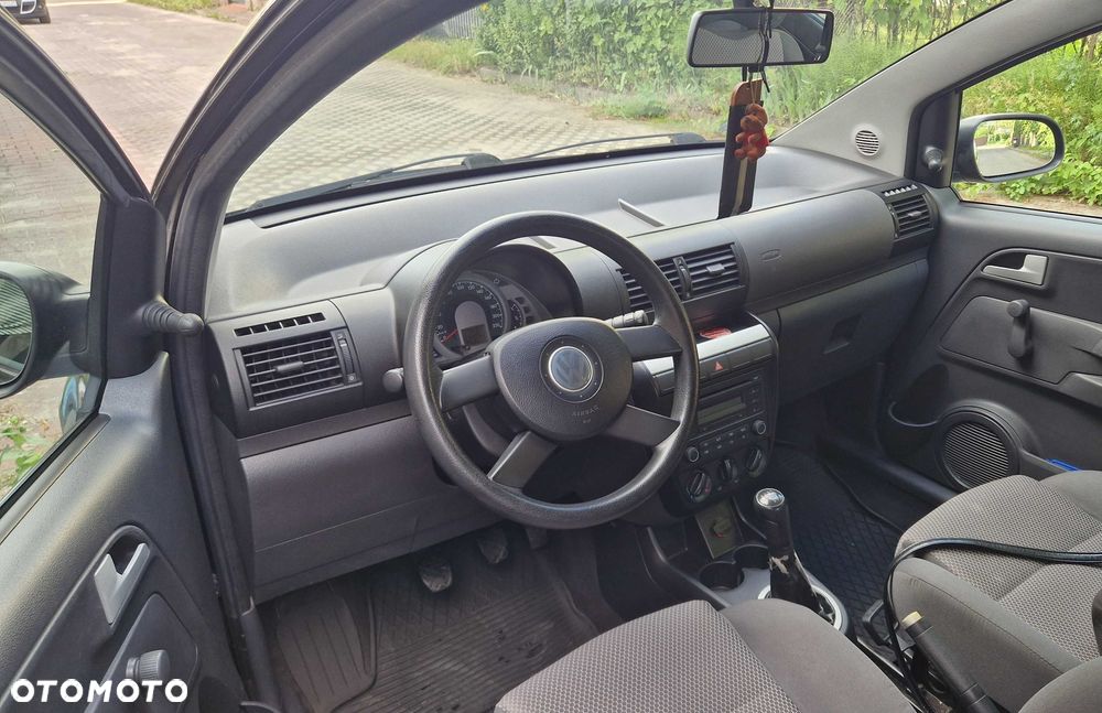 Volkswagen Fox - 4
