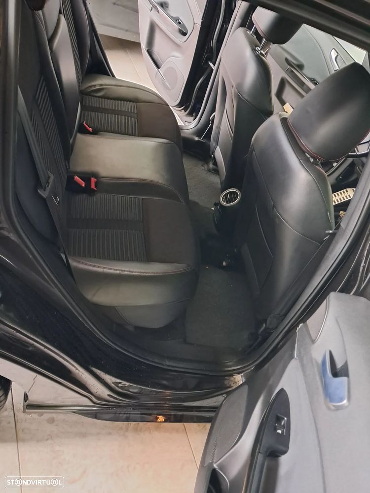 Alfa Romeo Giulietta 1.6 JTDM Distinctive - 9