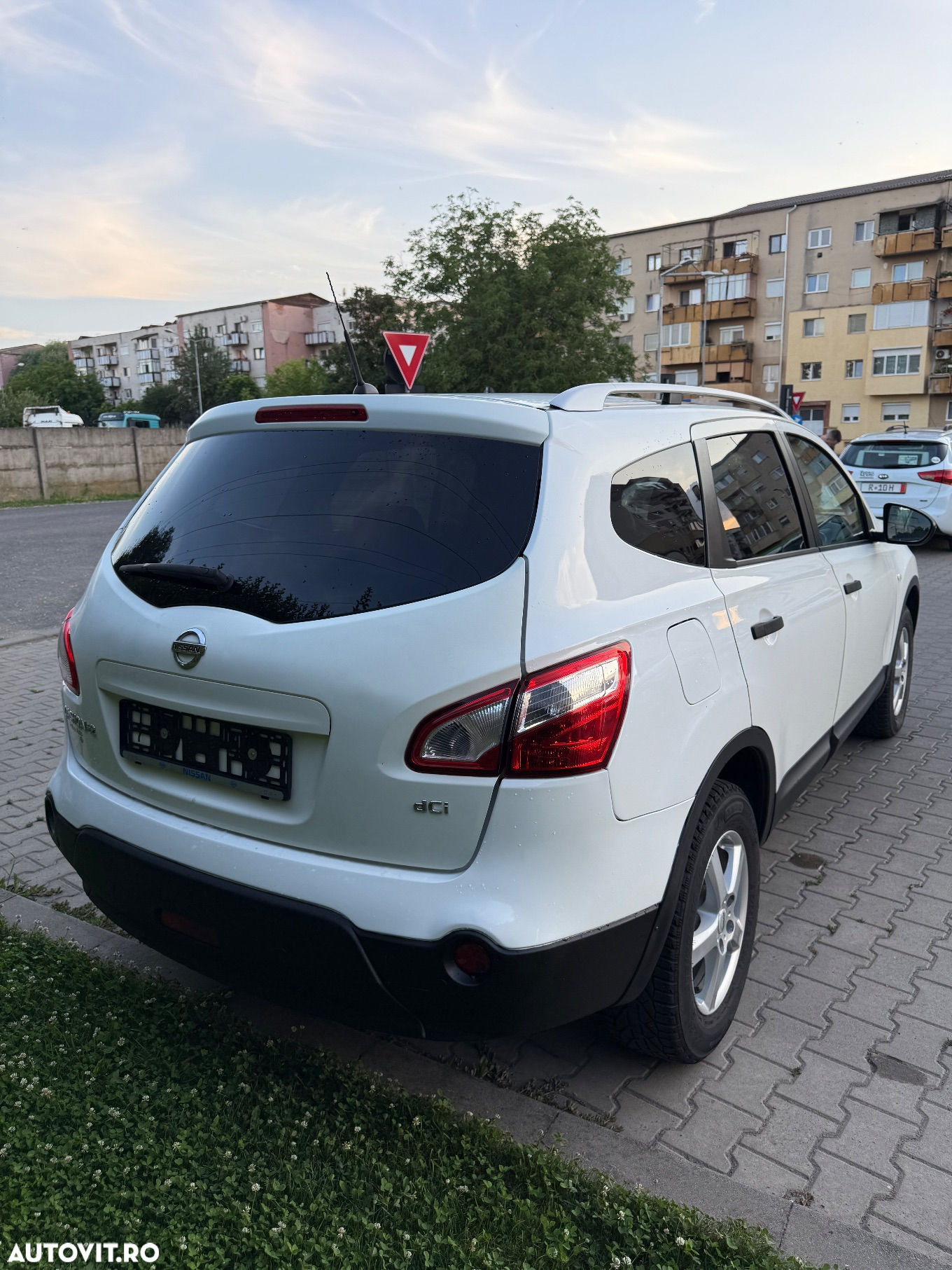 Nissan Qashqai+2 - 5