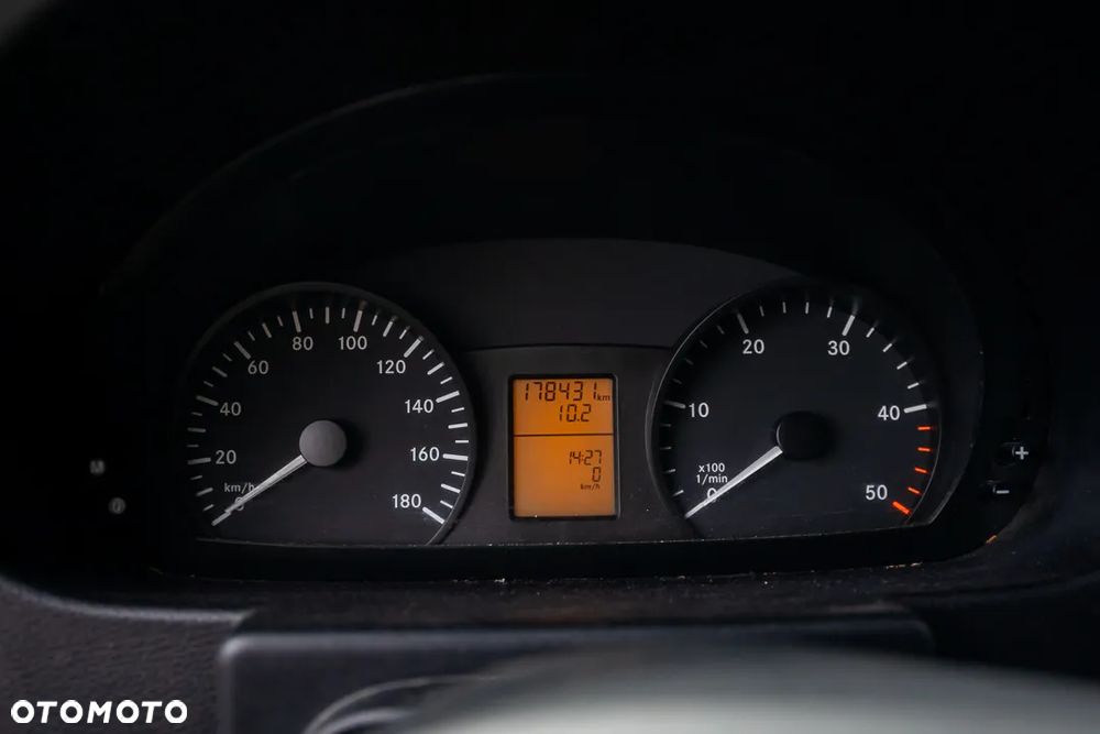 Mercedes-Benz Sprinter - 16