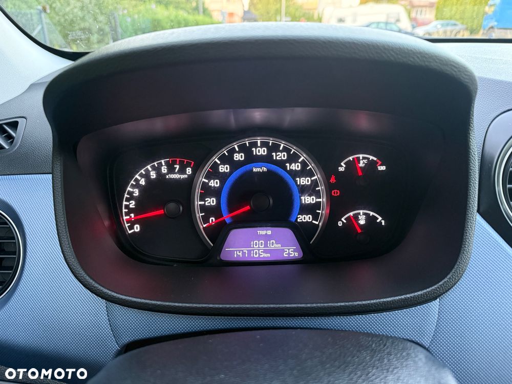Hyundai i10 1.0 Fifa World Cup Edition - 17