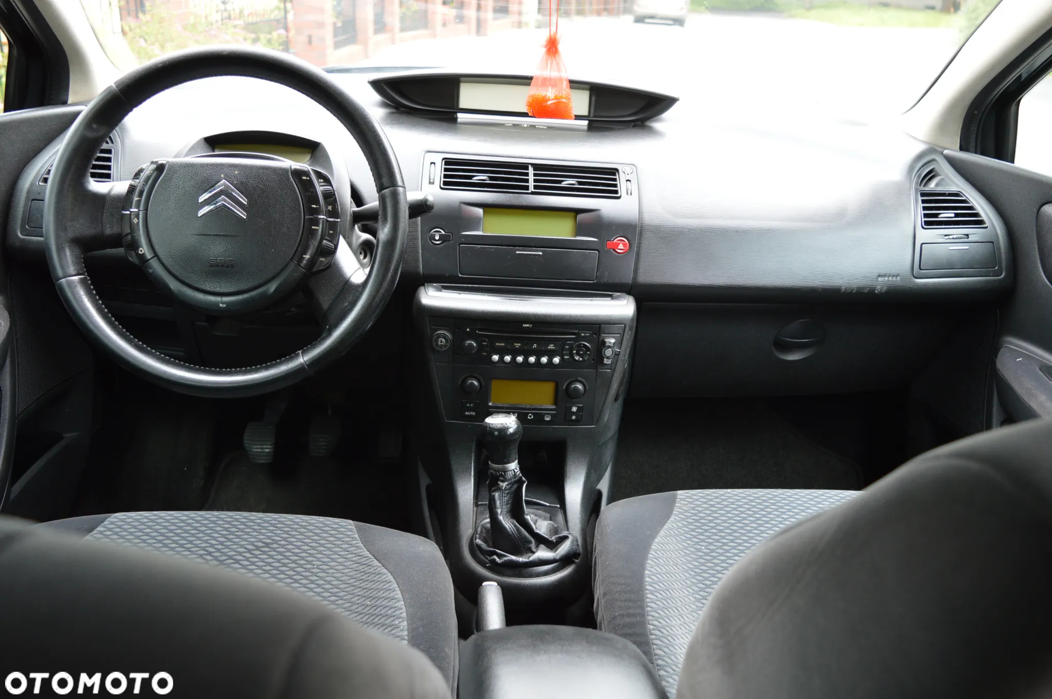 Citroën C4 1.4 16V Advance - 8