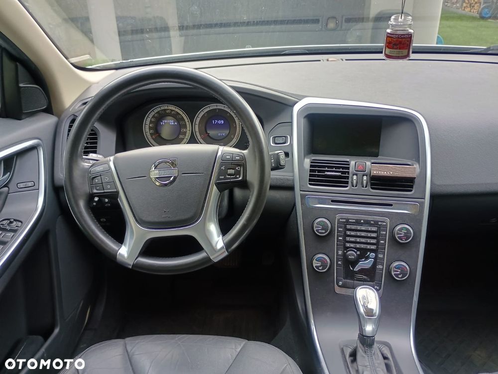 Volvo XC 60 D4 Geartronic Summum - 5