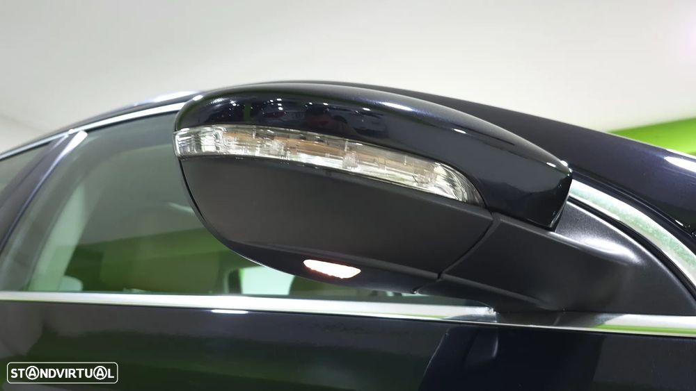 VW Passat 1.6 TDI BlueMotion Highline - 27