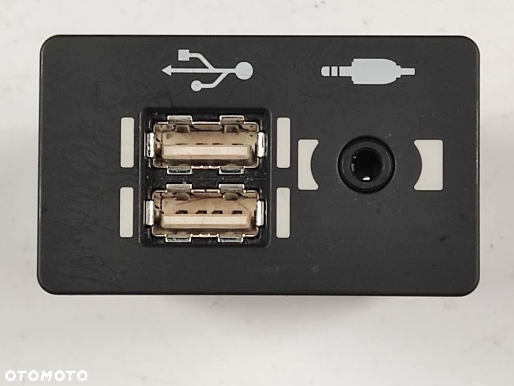 LEXUS ES gen VII 18-21r Gniazdo Panel USB - 1