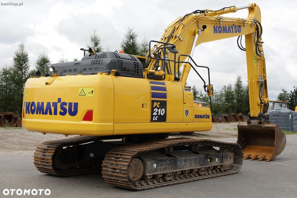 Komatsu PC210LC-11 - 9