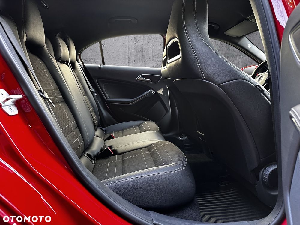 Mercedes-Benz Klasa A 180 (BlueEFFICIENCY) Urban - 16