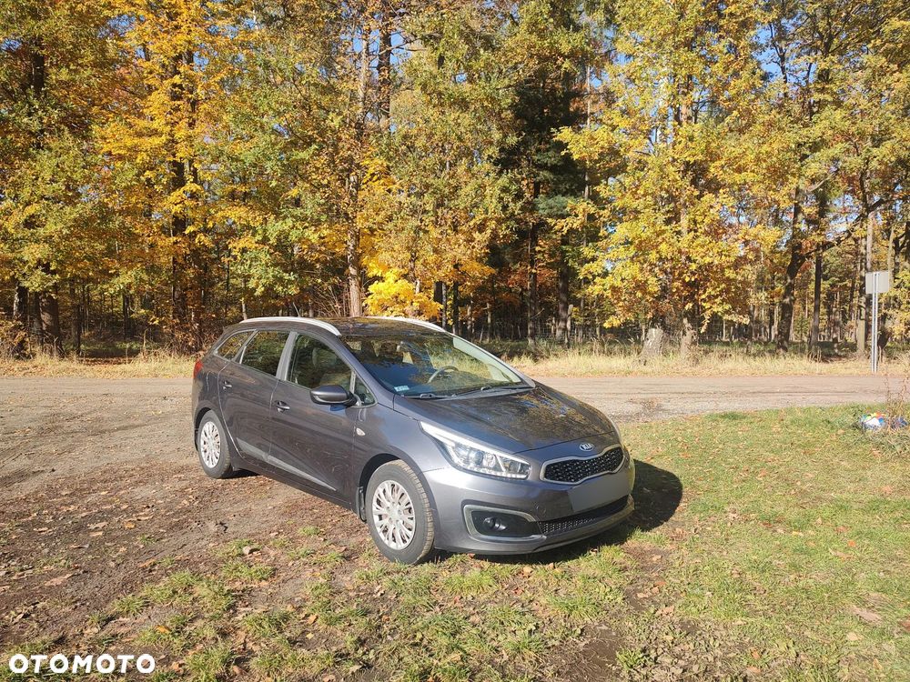 Kia Ceed - 4
