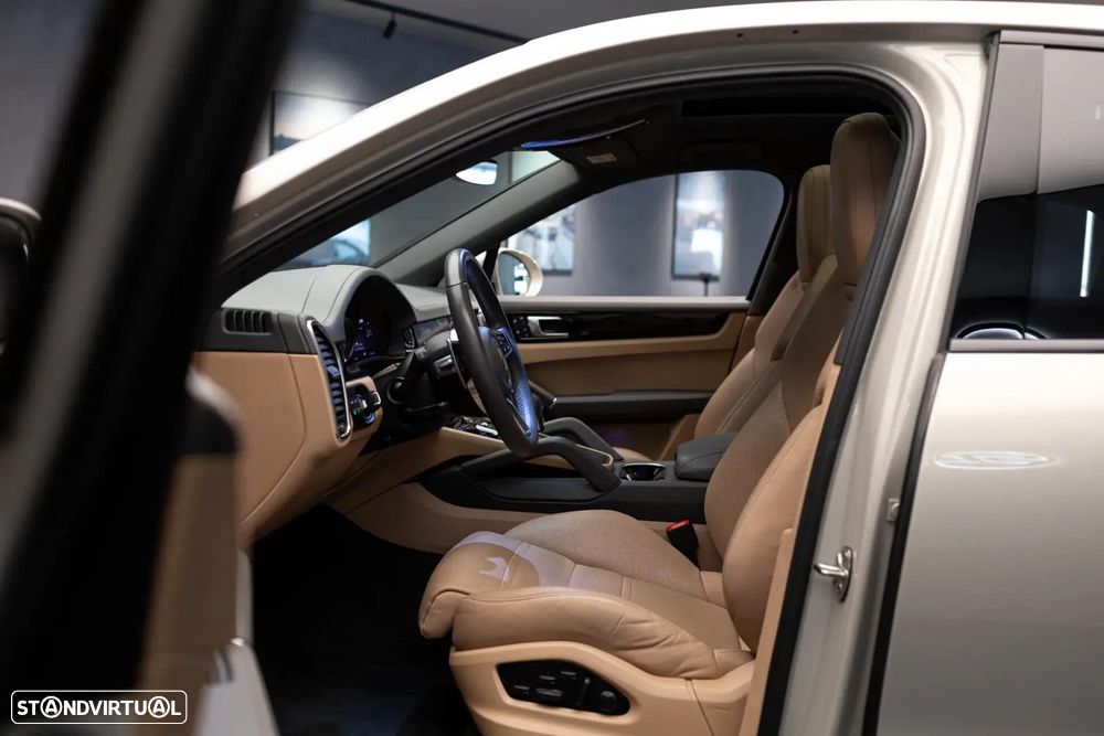 Porsche Cayenne Coupé E-Hybrid - 27