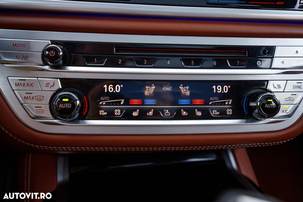 BMW Seria 7 745Le xDrive AT PHEV - 32