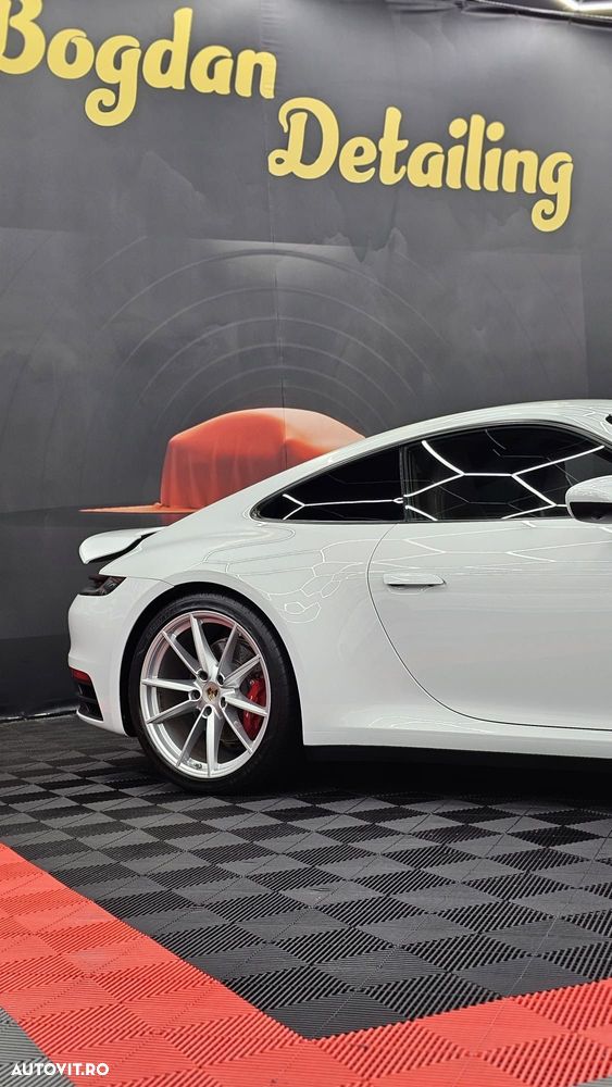 Porsche 911 4S - 5
