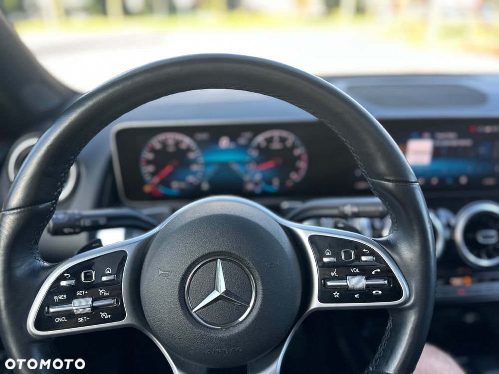 Mercedes-Benz GLB 250 4-Matic AMG Line 8G-DCT - 20