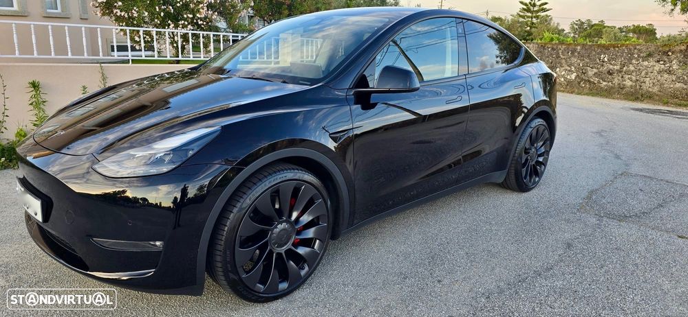 Tesla Model Y Performance Tração Integral - 16