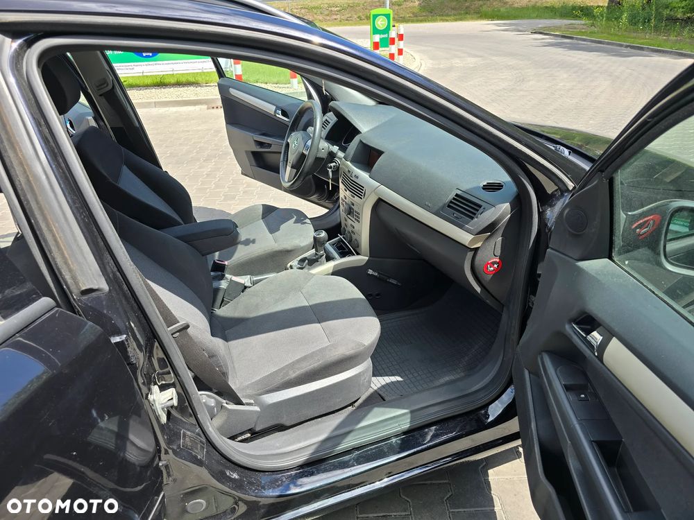 Opel Astra 1.6 Essentia - 11