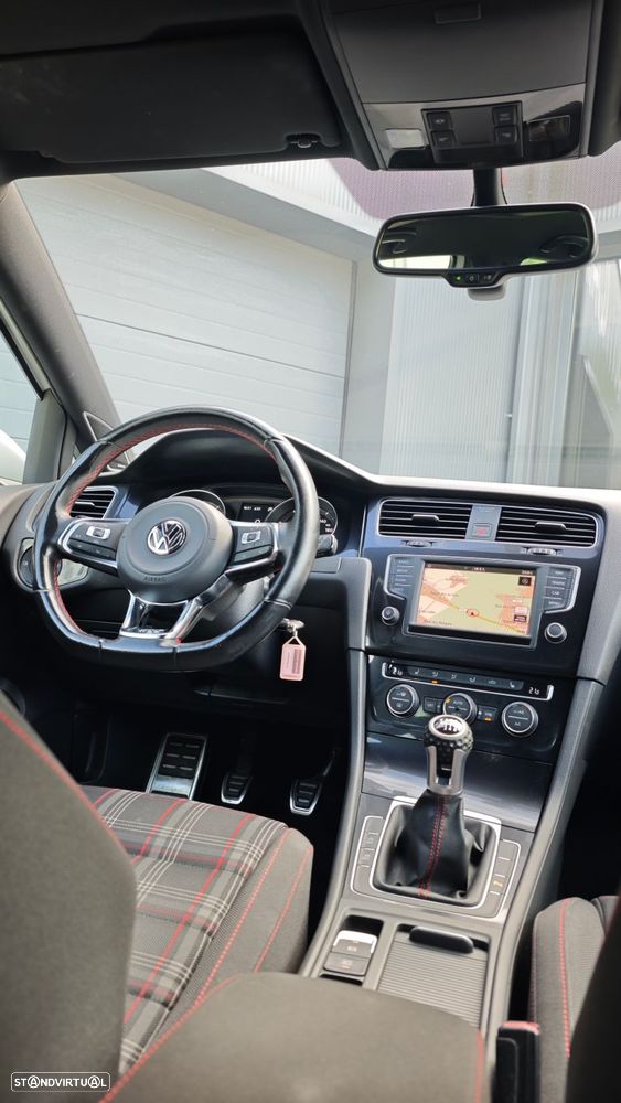 VW Golf 2.0 TSi GTi Performance - 24