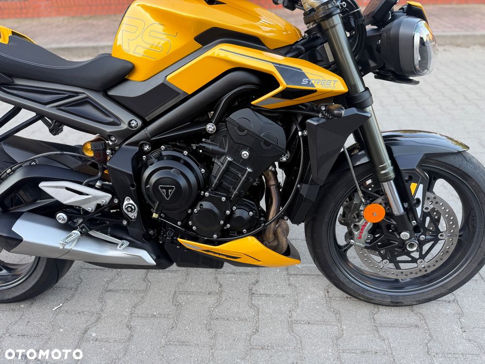 Triumph Street Triple - 8