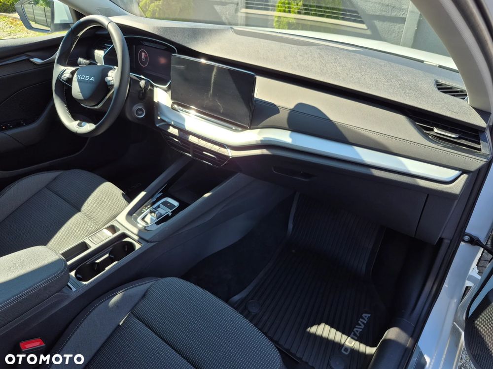 Skoda Octavia 2.0 TDI Edition 130 Selection DSG - 10